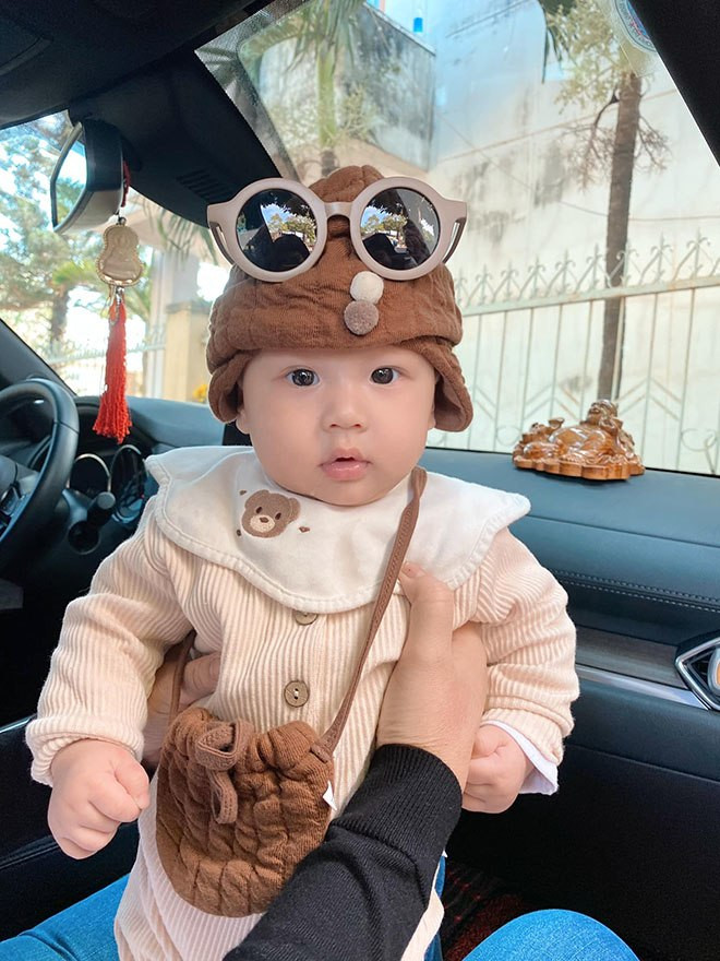 Đám cưới chưa lâu, cô dâu Khánh Hòa đã hạ sinh bé trai đầu lòng kháu khỉnh có biệt danh là Sữa.