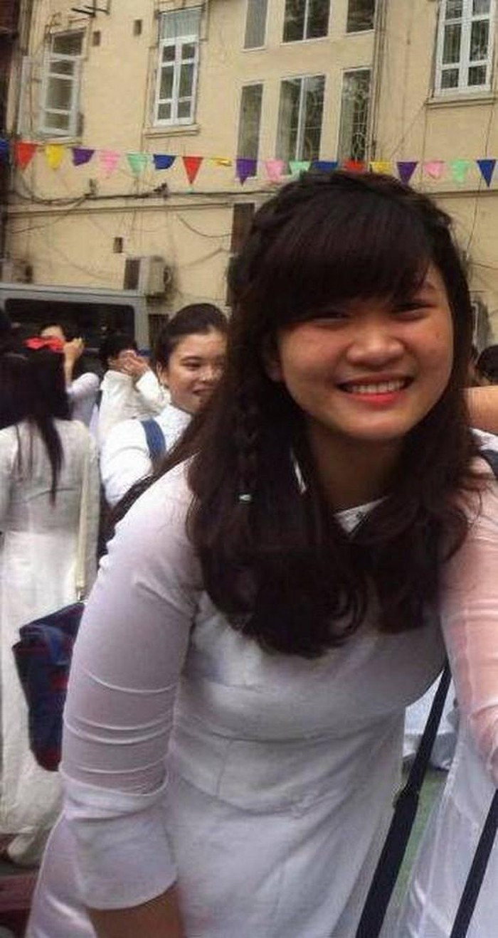 Tuy nhiên, ít ai biết rằng trong quá khứ khi còn ngồi trên ghế nhà trường Lê Bống từng có cân nặng lên đến 63kg cùng thân hình mũm mĩm, không được xinh đẹp như hiện tại.