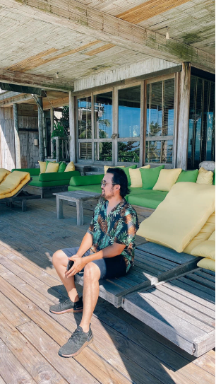 Cô chia sẻ, đại gia Thái Lan này có thể làm mọi thứ, nhờ vậy mà cô học được rất nhiều điều từ chồng, đồng thời trưởng thành hơn hẳn sau khi kết hôn.