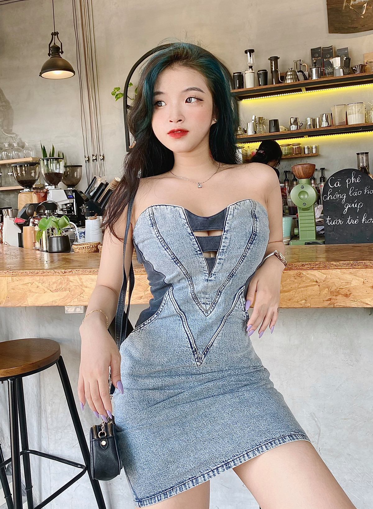 Bảo Trân thường chia sẻ nhiều hình ảnh xinh xắn. Cô còn đăng tải những clip quay Tik Tok nghịch ngợm, đáng yêu bắt trend kịp xu hướng.