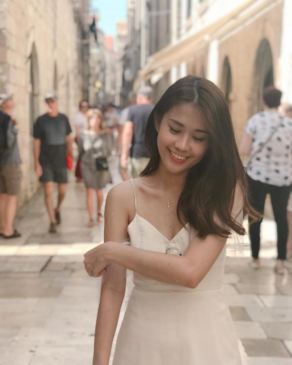 Được biết, Ngọc Thảo còn chuyển hướng sang kinh doanh với một cửa hàng thời trang nhập ngoại và luôn có doanh thu là một con số không hề nhỏ.