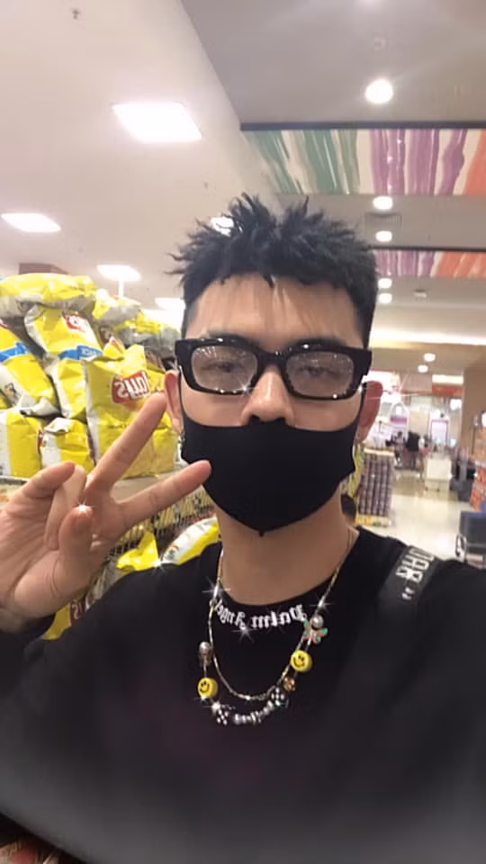 Chỉ còn một vài ngày nữa là đến Tết Nguyên đán Tân Sửu, bên cạnh việc trang trí lại nhà cửa thì một việc cũng không thể thiếu là tân trang lại bản thân. Ảnh: Lâm Đỗ