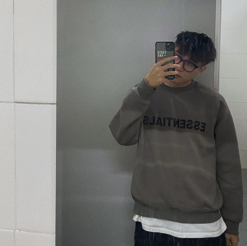 Theo nhiều người chia sẻ, kiểu tóc trend này chỉ phù hợp cho người có phong cách thời trang hơi cá tính. Ảnh: Như Bảo Nguyễn