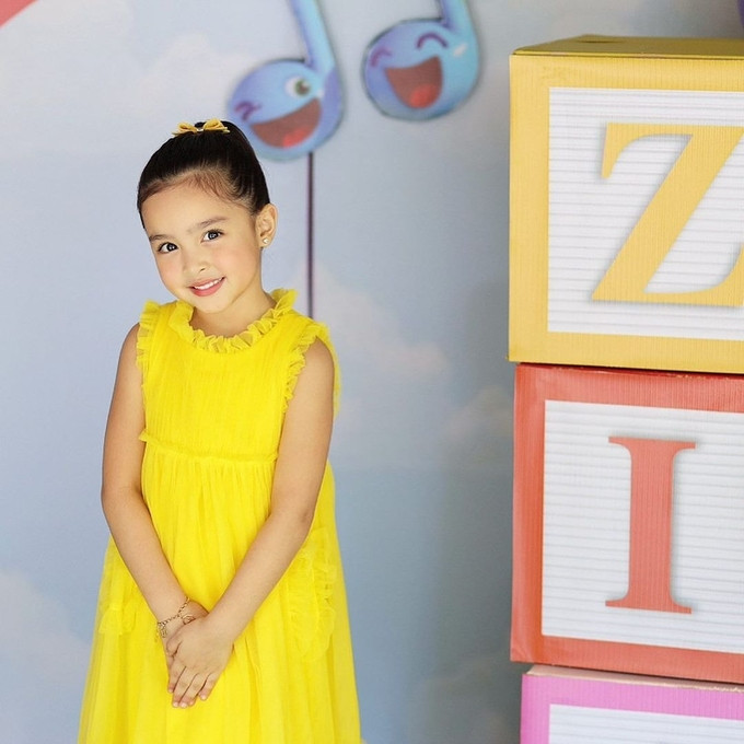 Trong số 2 người con của Marian Rivera, cô bé Zia gây ấn tượng nhất khi ngày càng trưởng thành, Zia xinh đẹp khiến dân mạng cực kì yêu mến.