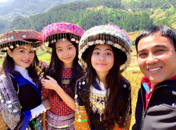 Lọ Lem (Mai Thảo Linh, SN 2005) và Hạt Dẻ (Mai Thảo Ngọc, SN 2008) - hai cô con gái MC Quyền Linh vẫn luôn nhận về không ít sự chú ý của truyền thông và dân mạng.