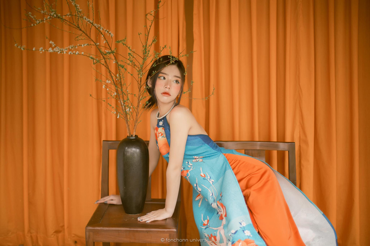 Sở hữu chiều cao 1m62 với thân hình mảnh dẻ nên Minh Hằng đã làm toát lên thần thái và sự gợi cảm nữ tính trong bộ ảnh mới này.