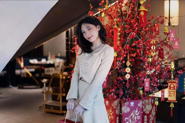 Cô gái 17 tuổi cũng là gương mặt được nhiều thương hiệu thời trang, mỹ phẩm lựa chọn để hợp tác. Ảnh: Tổng hợp