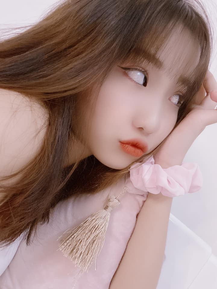 Gương mặt dễ thương nhưng không kém phần duyên dáng của nàng hot girl Việt 2K4 hiện đang là một trong số những gương mặt sáng giá của Tik Tok.