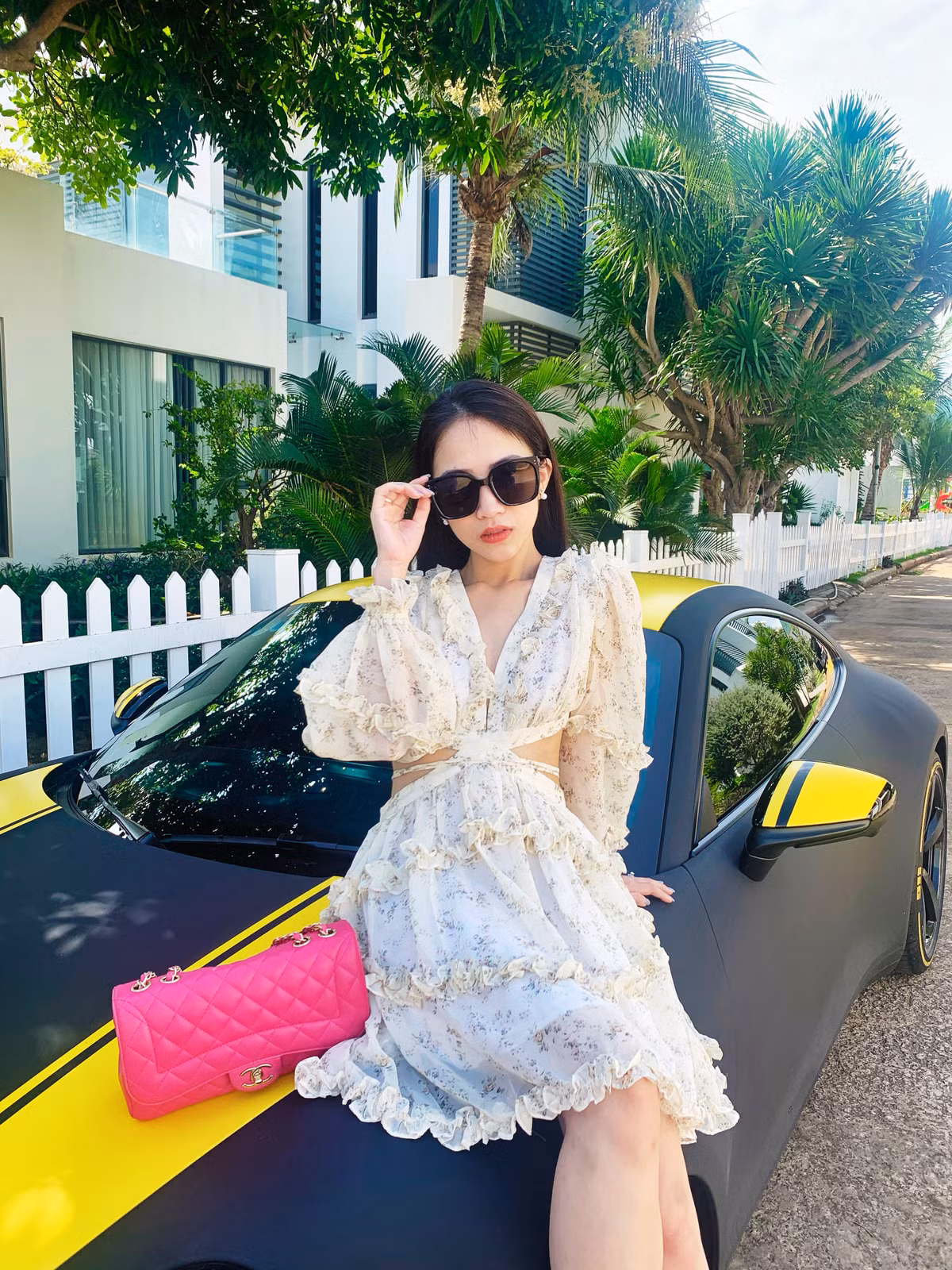 Ái nữ nhà Minh Nhựa là một rich kid Việt thứ thiệt khi còn trẻ mà đã sở hữu rất nhiều hàng hiệu đắt tiền.