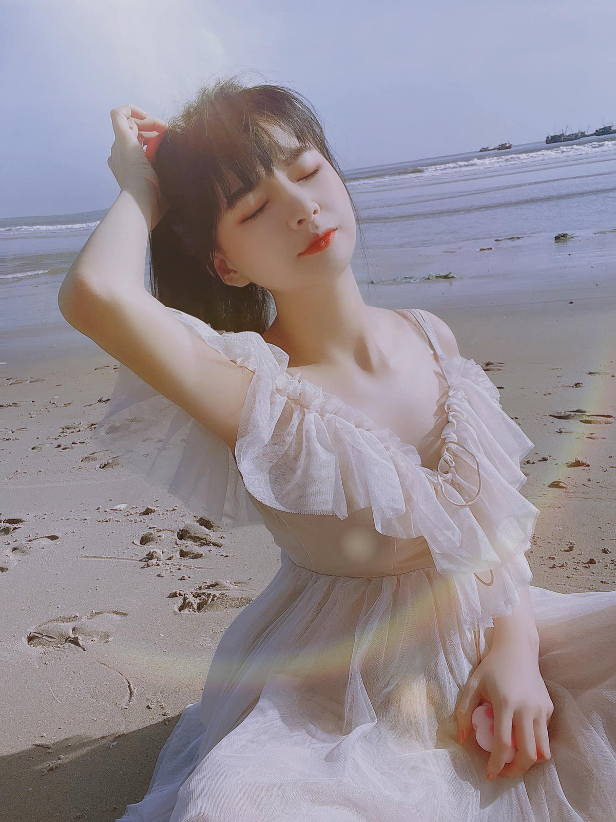 Nữ streamer sở hữu một chất giọng đặc biệt khiến cô nàng luôn được cộng đồng mạng thích thú.