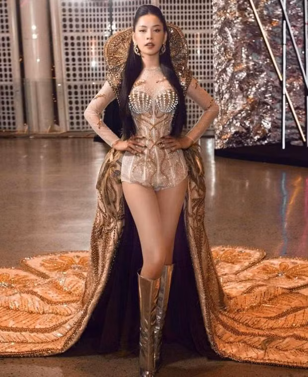 Nhưng ở một góc chụp khác, nhiều người mới nhận ra Chi Pu không phải lúc nào cũng đẹp hoàn hảo đến thế.