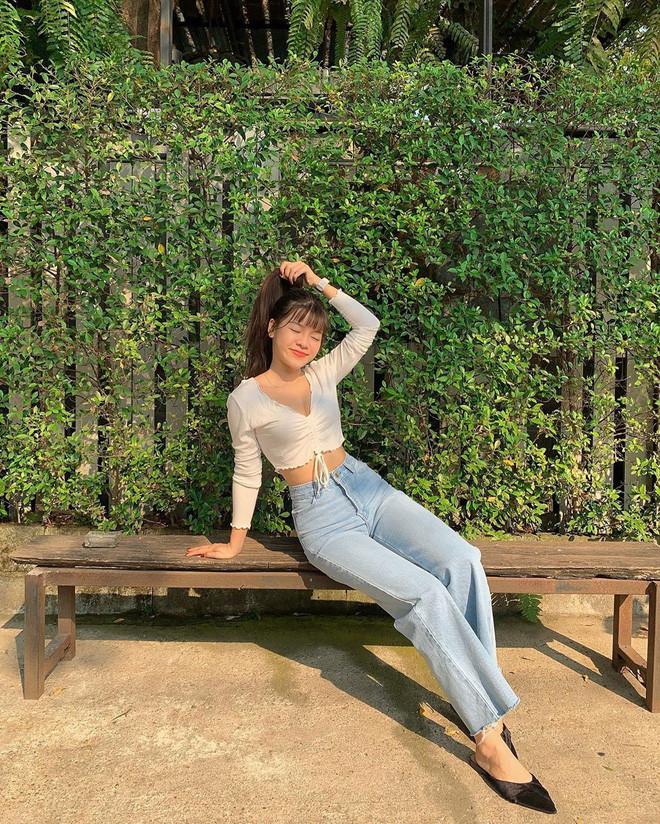 Không giống với những bức hình sexy, quyến rũ thường thấy trên Instagram, cô nàng giản dị hơn hẳn khi ở nhà. Ảnh: Tổng hợp