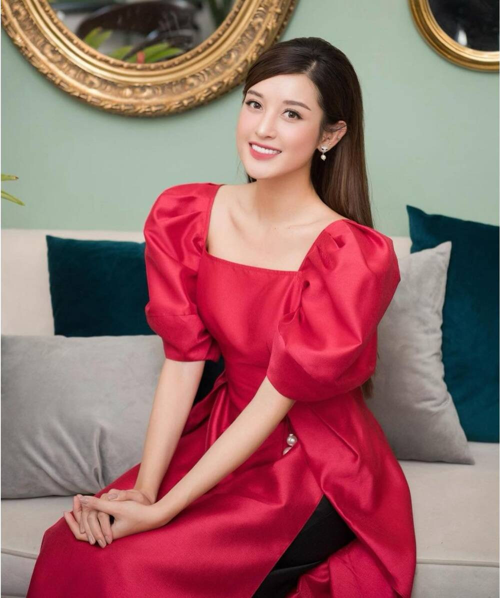 Nàng hậu xinh đẹp mỗi lần diện bikini trong các chuyến đi nghỉ dưỡng thì cư dân mạng lại vào khen tới tấp.