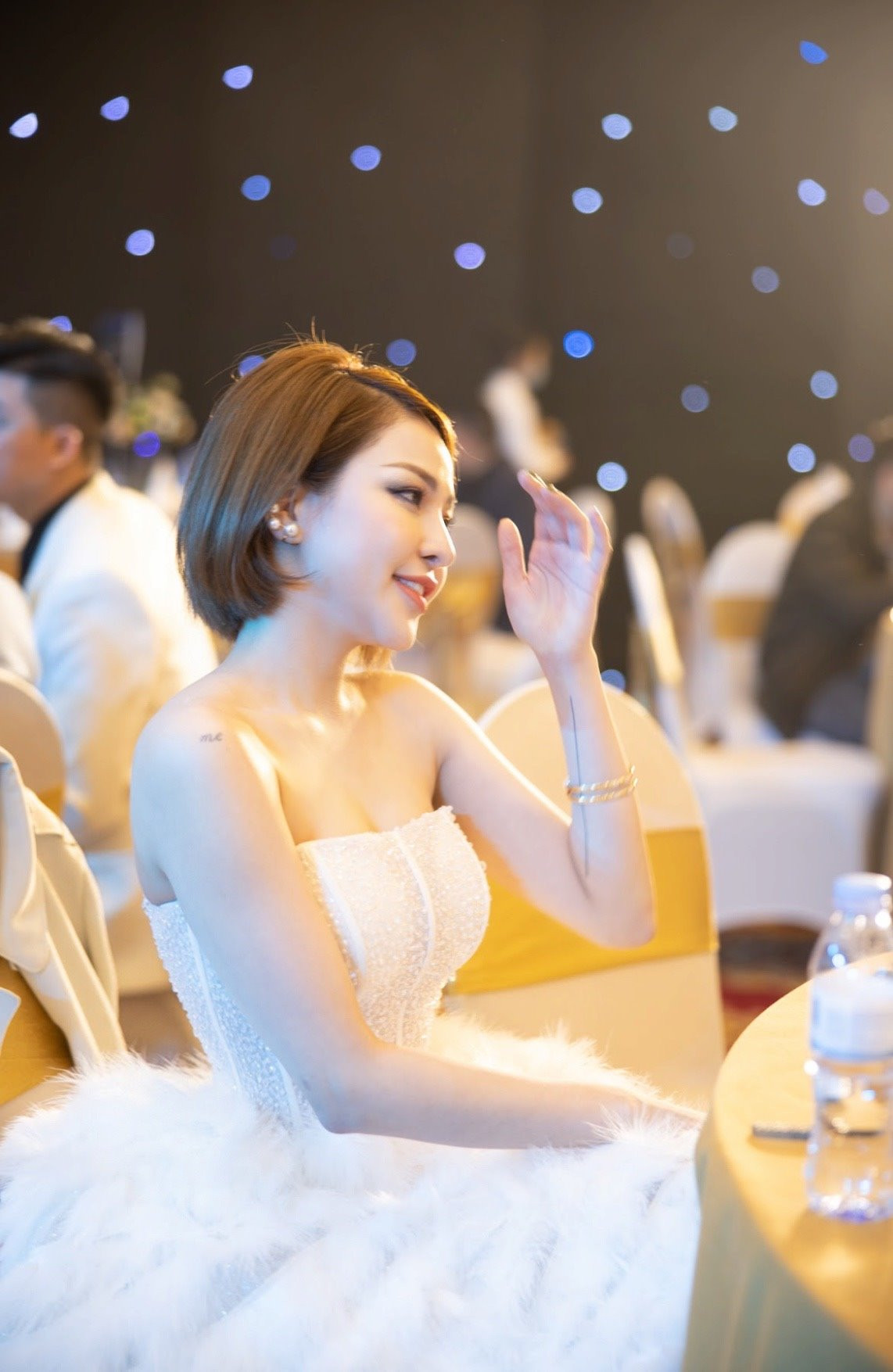 Cách đây không lâu, hot girl Trâm Anh gây chú ý khi úp mở việc đã có bạn trai, dù không tiết lộ danh tính nhưng việc cô nàng liên tục khoe có người yêu tâm lý cho thấy bạn trai cô là người cưng chiều cô hết mực.