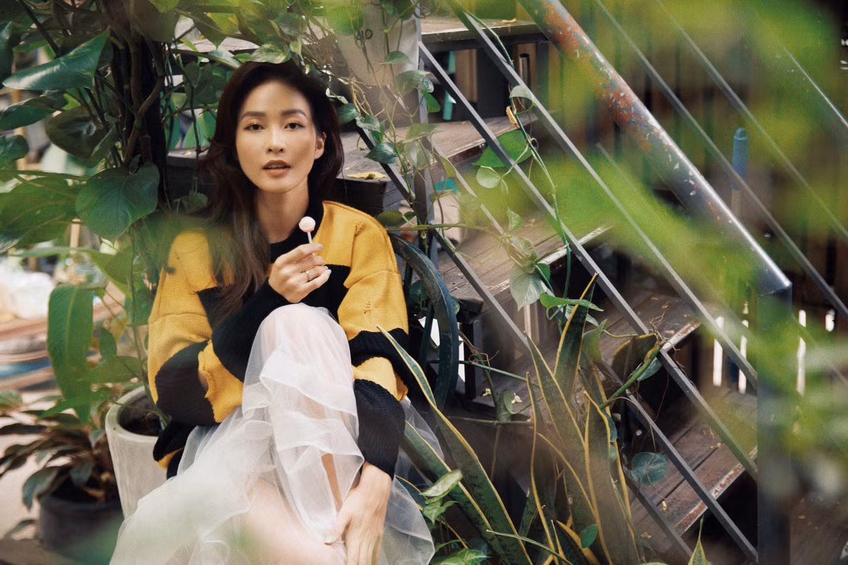 Ở tuổi 24, Khả Ngân đã thoát khỏi danh xưng hot girl và trở thành một “ngọc nữ thế hệ mới” của showbiz Việt.