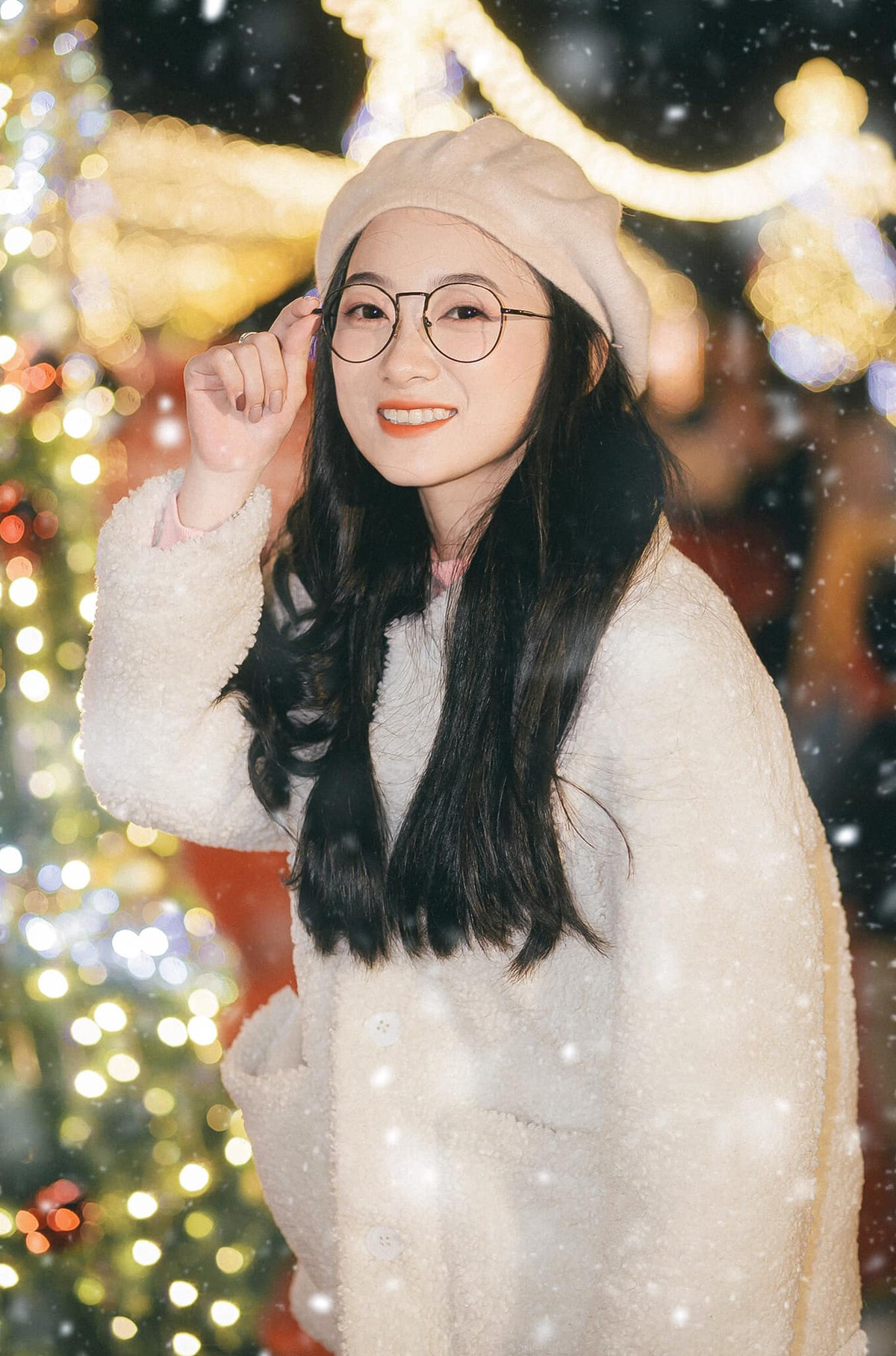 Ở thời điểm hiện tại, cô đang được mọi người biết đến nhiều hơn với vai trò là một "Cô giáo và niềm đam mê nhiếp ảnh", mọi thứ đang dần ổn hơn và cũng đang trên đà phát triển theo đúng hướng đi mà Tiêu Hạ mong muốn.