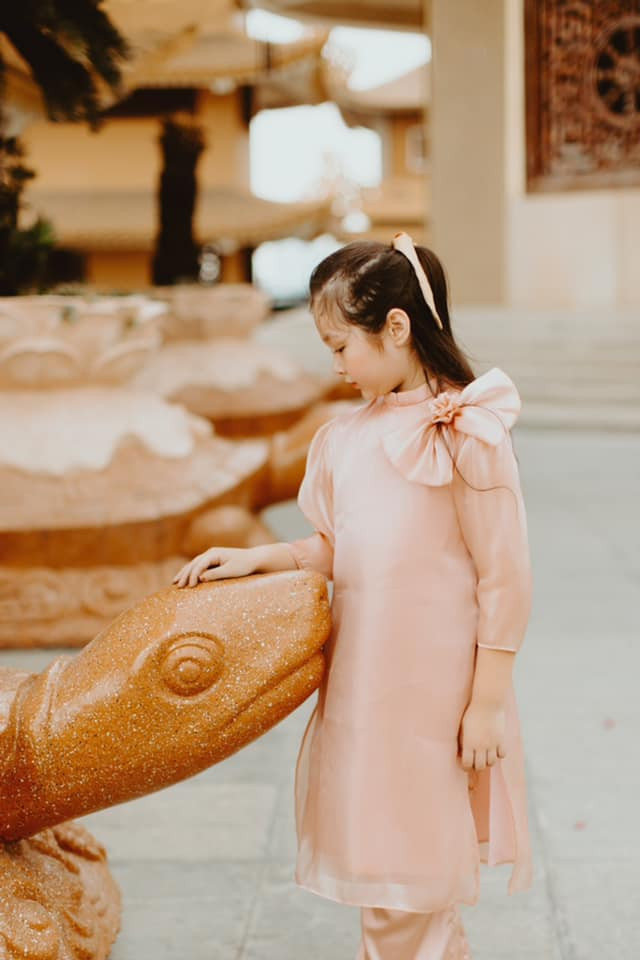 Hiện tại, những hình ảnh ghi lại con gái Elly Trần đang nhận được sự quan tâm đông đảo.