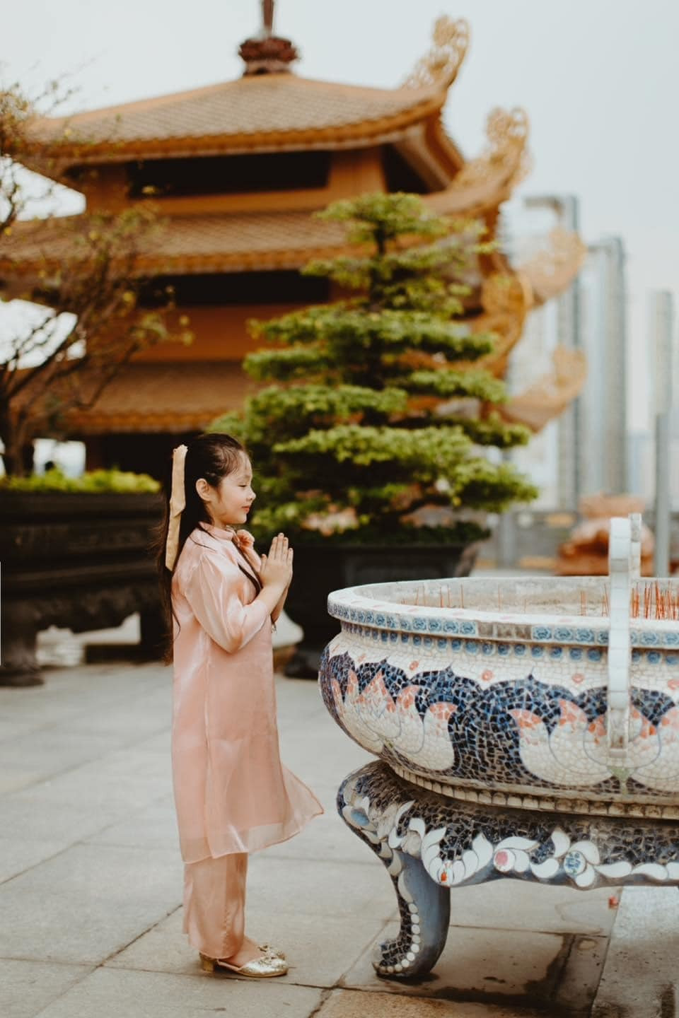 Vẫn là gương mặt bầu bĩnh, đáng yêu như xưa, nhưng trông Cadie đã ra dáng “thiếu nữ".