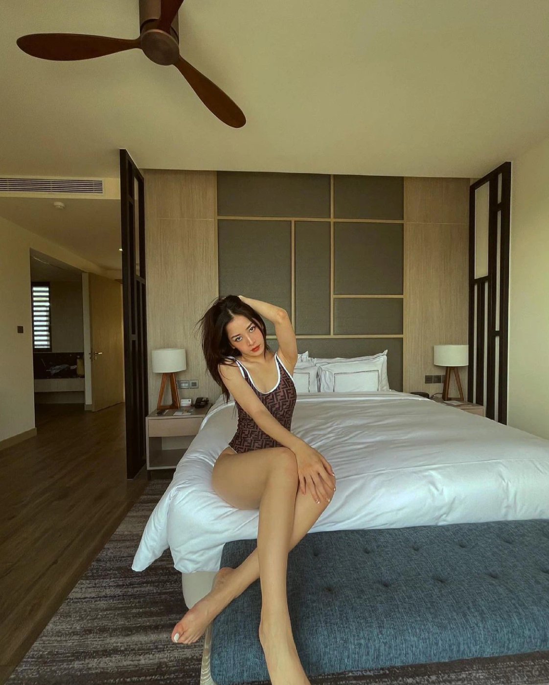 Phong cách hở bạo, sexy của Chi Pu đang ngày càng rõ nét, dự đoán năm nay cô nàng sẽ còn mang đến những bộ ảnh nóng hơn nữa.