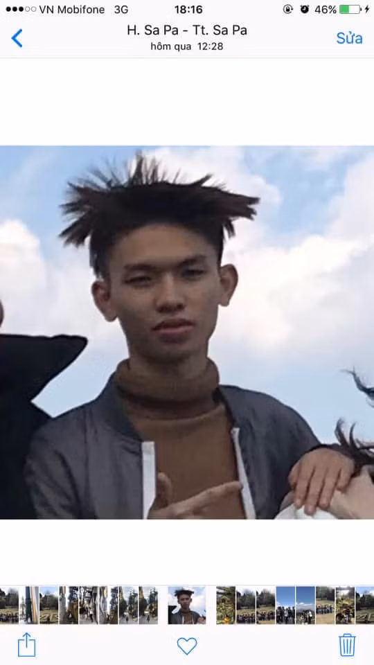 Đẹp trai tóc tai vuốt vuốt mà đứng đầu gió thì cũng không khác gì ...siêu nhân.