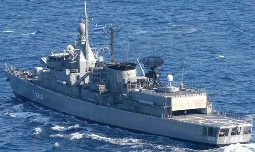 Hy Lạp mặc dù không can dự vào chiến sự tại Libya, nhưng bởi chính sách "ngăn chặn bành trướng của Thổ Nhĩ Kỳ trên biển Địa Trung Hải" và cũng là để gián tiếp gây rắc rối cho đối thủ mà mới đây họ đã có hành động khá bất thường.