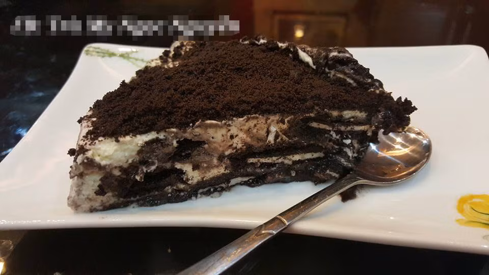 Tuyet chieu lam banh gato tu banh quy khong can lo nuong