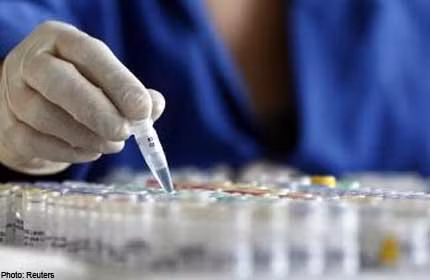 Những phôi này sau đó được đông lạnh để chờ đến khi tử cung được cấy ghép rồi mới tiến hành đưa vào bên trong cơ thể.