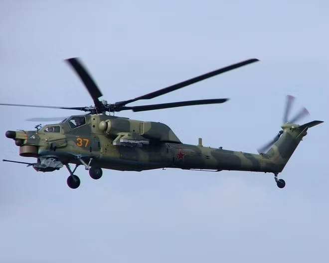 Máy bay trực thăng tấn công Mi-28 Havoc của Nga được trang bị một khẩu pháo tự động bắn đạn 30 mm. Ngoài ra, nó có thể mang 4 tên lửa chống tăng cùng rocket và súng máy gắn bên ngoài. Ảnh: Wiki Commons.