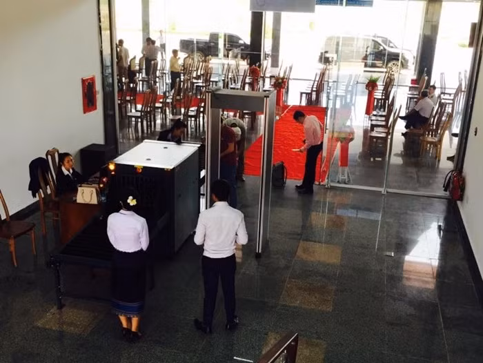 Khu vực kiểm tra an ninh check in.