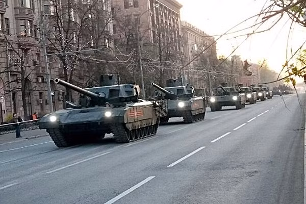 Sieu tang T-14 Armata duoc che tao bang loai thep nao?-Hinh-5