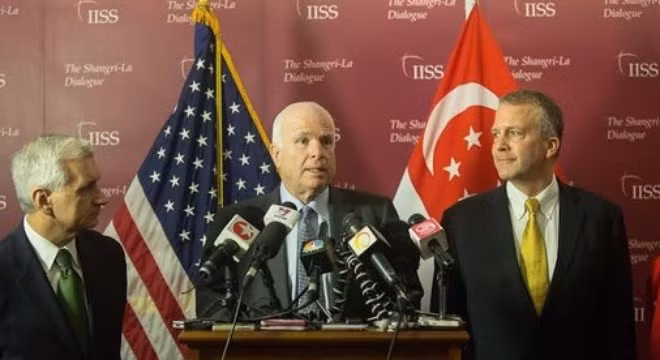 My tiep tuc noi lenh cam van vu khi voi Viet Nam?