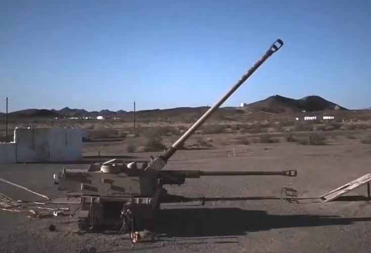 Nòng pháo dài giúp cho pháo có đường bắn xa, căng và chính xác hơn.