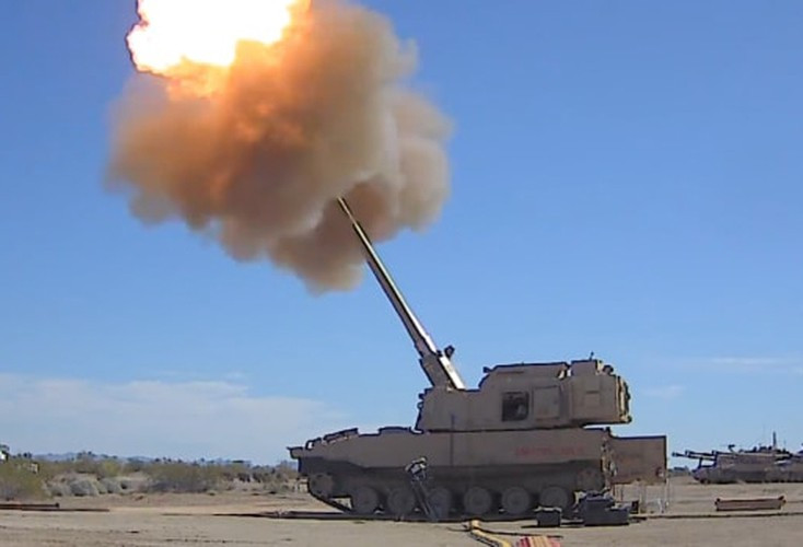 Duy tháp pháo có sự thay đổi lớn khi được thiết kế để pháo có khả năng nạp đạn tự động.