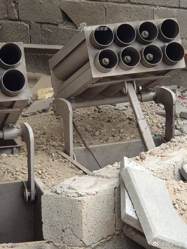 Khi tác chiến, cơ cấu nâng hạ có thiết kế rất đơn giản mới được kích hoạt, đưa những quả đạn lên khỏi mặt đất để khai hỏa, rõ ràng biện pháp ngụy trang này đã khiến các phương tiện trinh sát của Mỹ bất lực trong việc tìm kiếm.