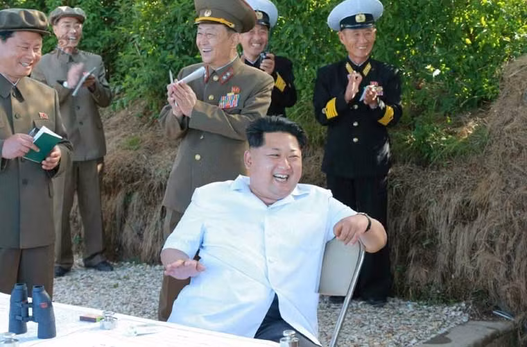 "Các tên lửa, vốn đã được phát triển ở mức độ cực kỳ hiện đại, đang được triển khai tại các đơn vị thuộc Quân đội Nhân dân Triều Tiên (KPA). Các tên lửa hết sức thông minh đã bay một cách an toàn tại độ cao được xác định, phát hiện chính xác và đánh trúng tàu chiến quân địch", KCNA thông tin.