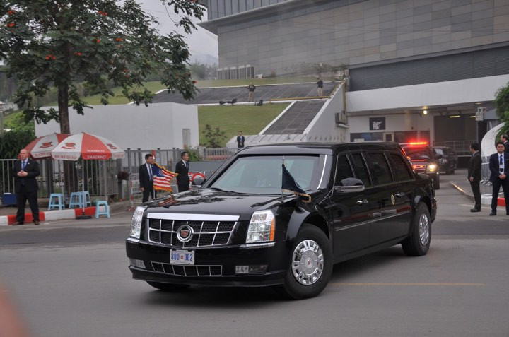 Sáng nay 28/2, chiếc Cadillac One đưa Tổng thống Trump đến khách sạn Metropole để tiếp tục hội đàm với Chủ tịch Kim Jong-un.