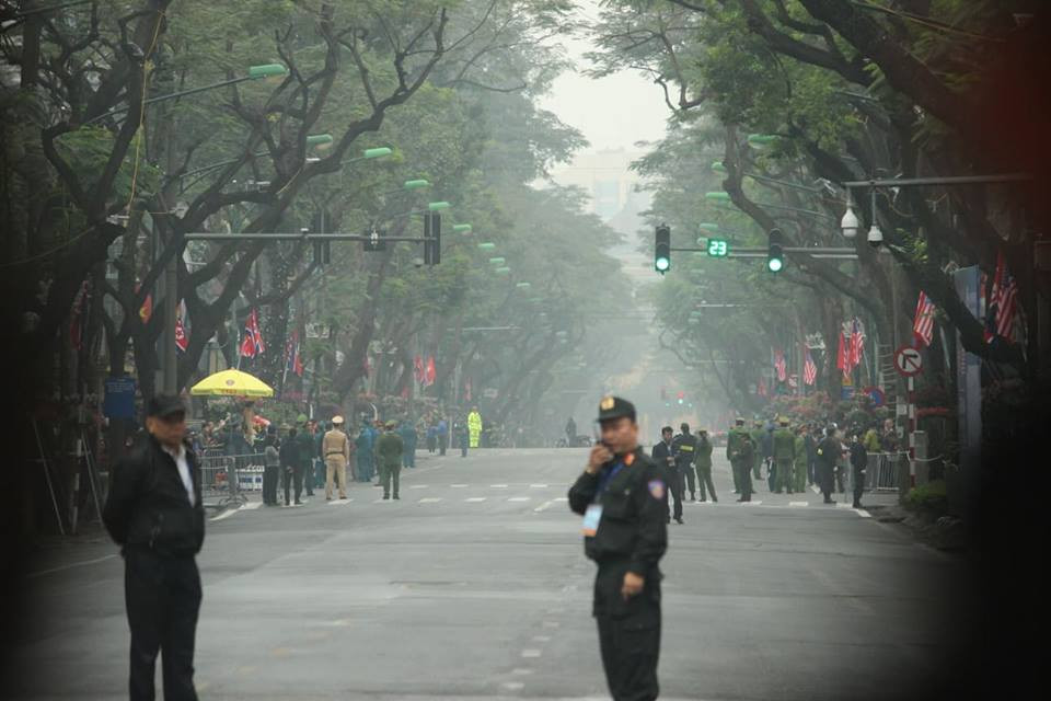 Khách sạn nơi Chủ tịch Kim Jong-un cùng đoàn lưu trú được bảo vệ nghiêm ngặt.