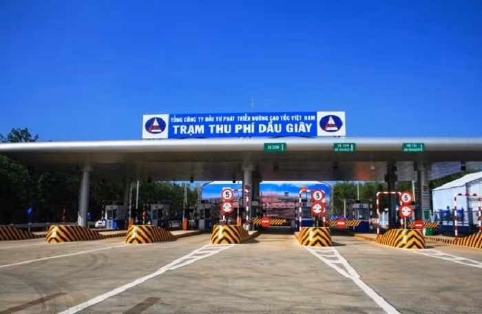 Thong bao cam 2 xe: VEC E troll du luan khong om som doanh thu BOT