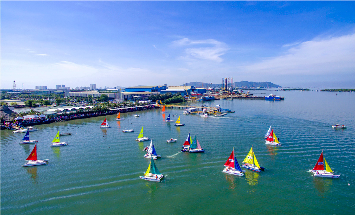 VDV quoc te do ve Vung Tau tranh giai dua thuyen buom