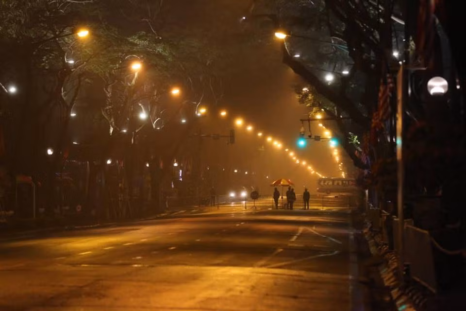 Đường phố tại Hà Nội đêm qua an ninh được thắt chặt chuẩn bị cho Hội nghị Thượng đỉnh Mỹ - Triều.