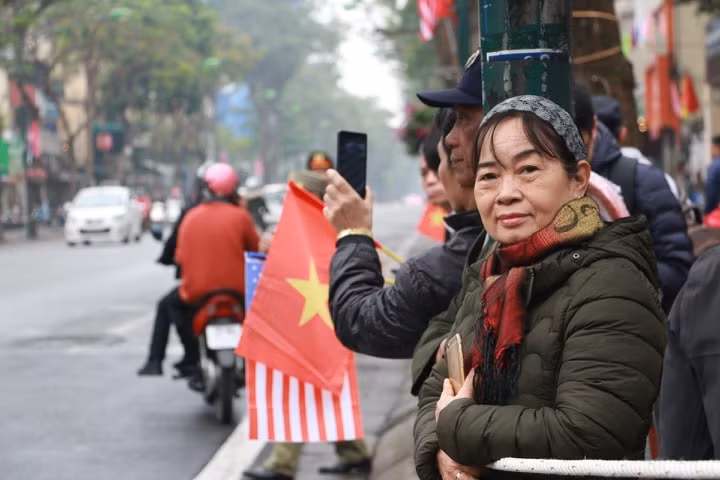 Xuc dong hinh anh nguoi dan Ha Noi don mung Chu tich Kim Jong-un-Hinh-3