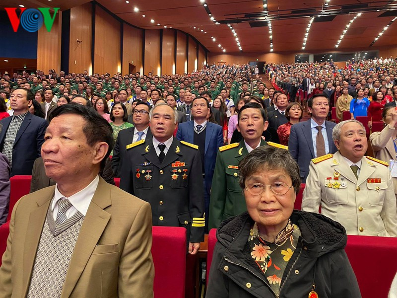 Hơn 3.800 đại biểu đã có mặt và tham dự Lễ kỷ niệm, trong đó có nhiều vị lão thành Cách mạng đã hy sinh một phần xương máu và tuổi trẻ cho Đảng, cho đất nước.