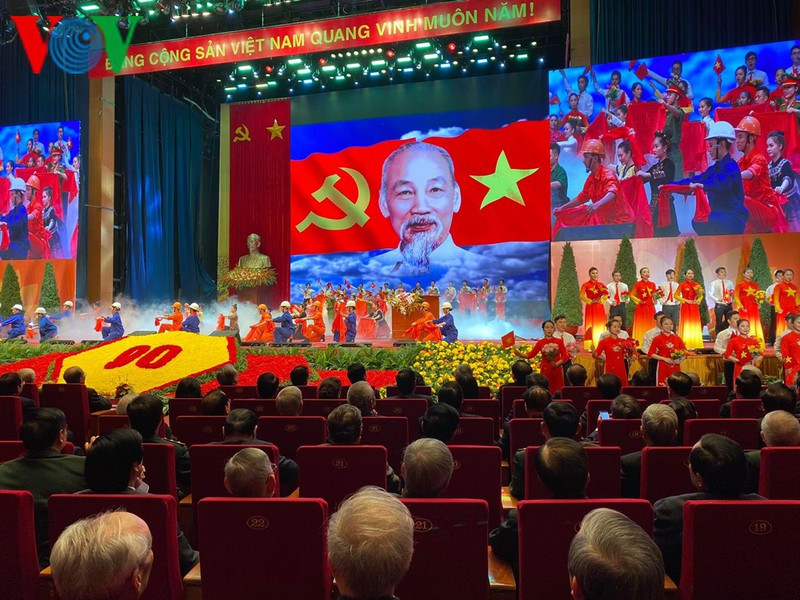 Sáng 3/2/2020, Ban Chấp hành Trung ương Đảng, Quốc hội, Chủ tịch nước, Chính phủ, Ủy ban Trung ương MTTQ Việt Nam và Thành phố Hà Nội tổ chức trọng thể Lễ kỷ niệm 90 năm Ngày thành lập Đảng Cộng sản Việt Nam (3/2/1930 - 3/2/2020) tại Trung tâm Hội nghị Quốc gia (Mỹ Đình, Hà Nội). (Ảnh: Trọng Phú)