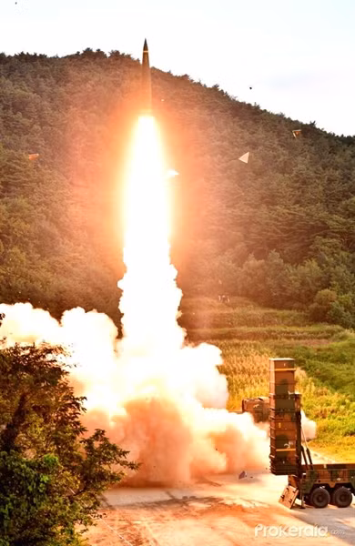 Được biết, Hyunmoo-4 có cùng tầm bắn 800 km như Hyunmoo-2C nhưng đã cải tiến một số tính năng. Đây là loại tên lửa đạn đạo có tầm bắn xa nhất trong quân đội Hàn Quốc hiện nay.