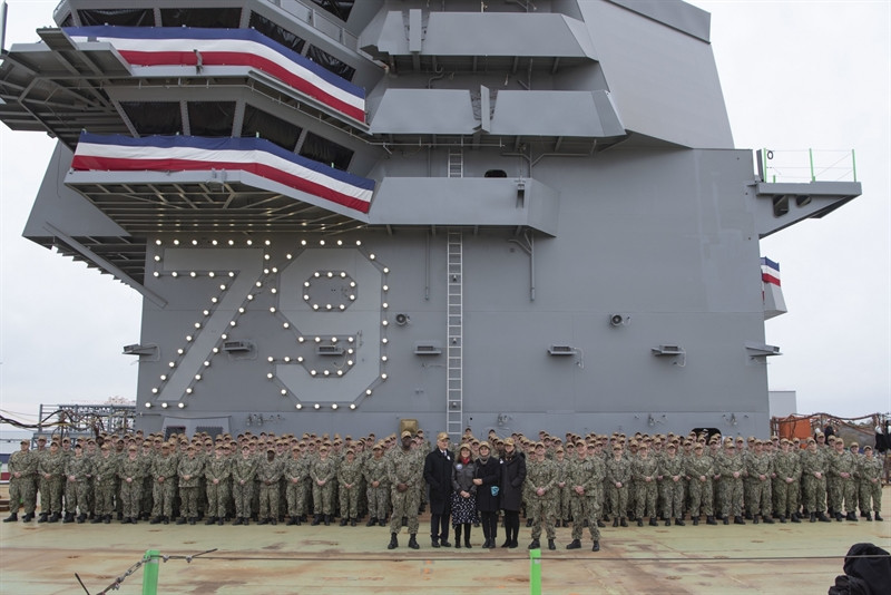 Tàu John F. Kennedy dự kiến sẽ đi vào hoạt động vào năm 2024. Nhưng các tác giả báo cáo của Hải quân Mỹ cảnh báo nếu tiếp tục chi tiêu như hiện nay, ngân sách sẽ cạn kiệt trước khi hoàn thành con tàu này. Do đó, Bộ Quốc phòng có thể phải thuyết phục các nhà lập pháp nâng mức trần chi phí, trong đó có tính đến việc lắp đặt lò phản ứng, hệ thống cứu hộ và radar trên tàu, tờ báo lưu ý.