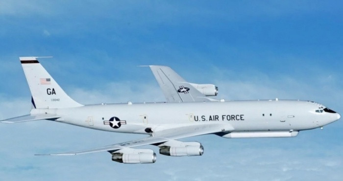 Trinh sat co cua My tren Bien Dong tao rui ro cho may bay dan su-Hinh-2