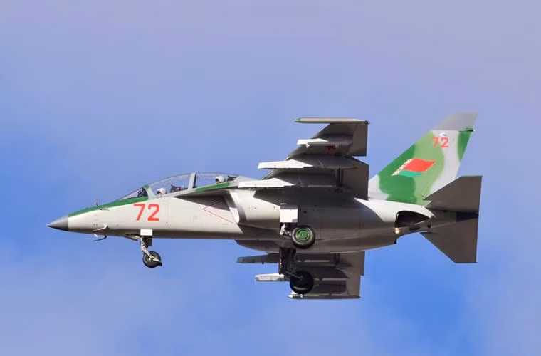 Còn đây là chiếc số thứ 2 mang số hiệu 72 đang bay thử nghiệm, sẽ bàn giao trong thời gian tới.