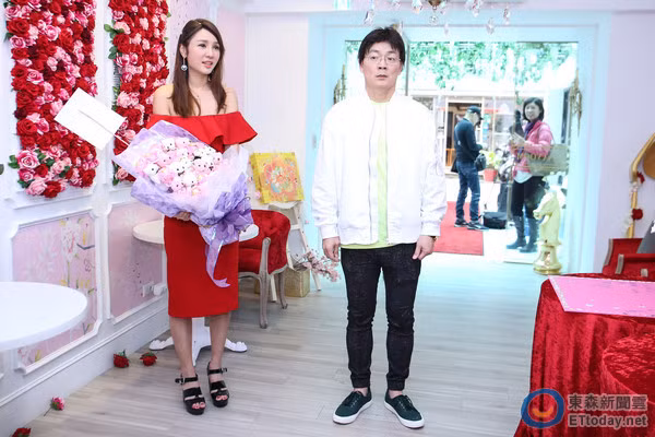 Kể từ khi ly hôn chồng, Helen Thanh Đào cho biết tình hình tài chính của cô không tốt và cô đang muốn gây dựng lại hình ảnh trong showbiz. (Ảnh: ETtoday)