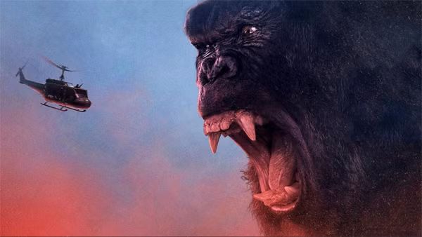 "Kong: Skull Island" kể về hành trình khám phá một hòn đảo bí mật, là nơi trú ngụ của nhiều loài sinh vật lạ. Đoàn thám hiểm phát hiện một con khỉ khổng lồ tên Kong đang ở giữa một cuộc chiến tranh giành hòn đảo, cạnh tranh với động vật đầu bảng, biệt danh "Skullcrawler", loài đã làm tuyệt chủng loài của Kong. Khi đoàn thám hiểm lập kế hoạch để đấu tranh sinh tồn với Kong và những quái vật khác trên đảo, một số người trong số họ thấy rằng họ cần phải cứu Kong.