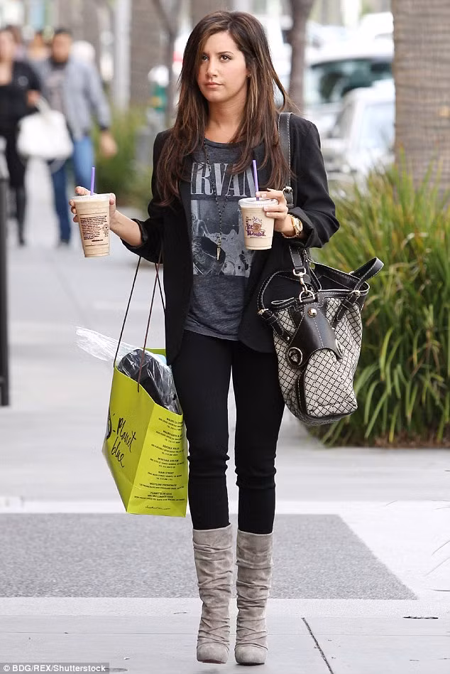 Hình ảnh ngôi sao Hollywood Ashley 7 năm về trước, gọn gàng và trẻ trung. (Ảnh: Rex)